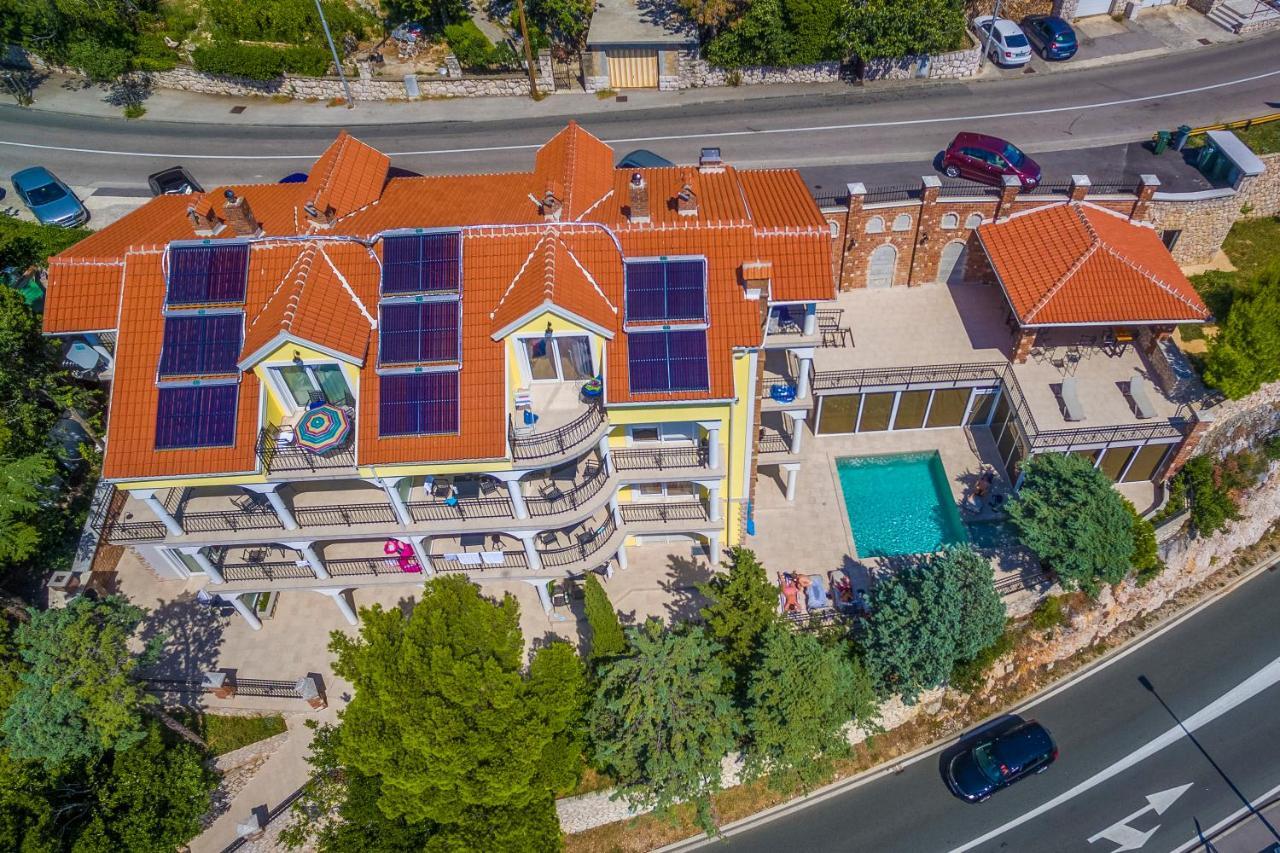 Palace Paulina Residence โนวีวีโนดอลสกี ภายนอก รูปภาพ